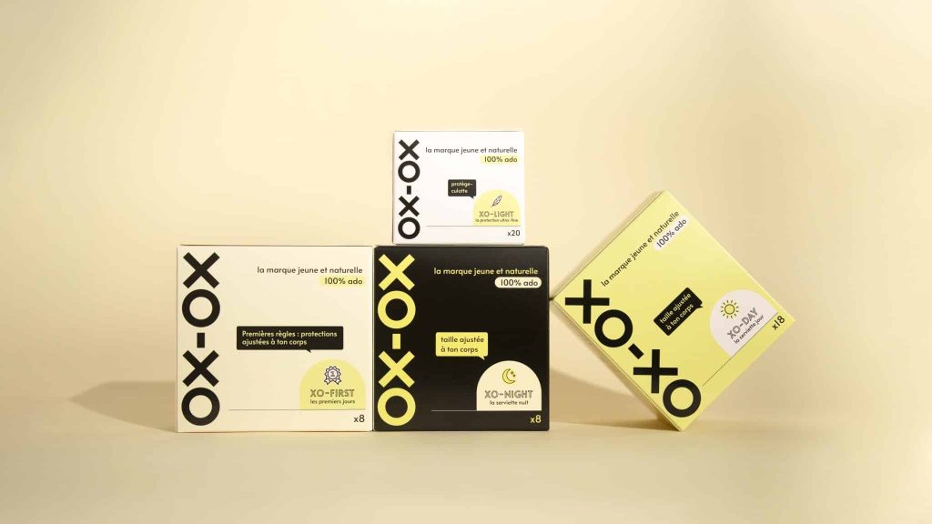 Elle accompagne les filles et les parents lors des premières règles