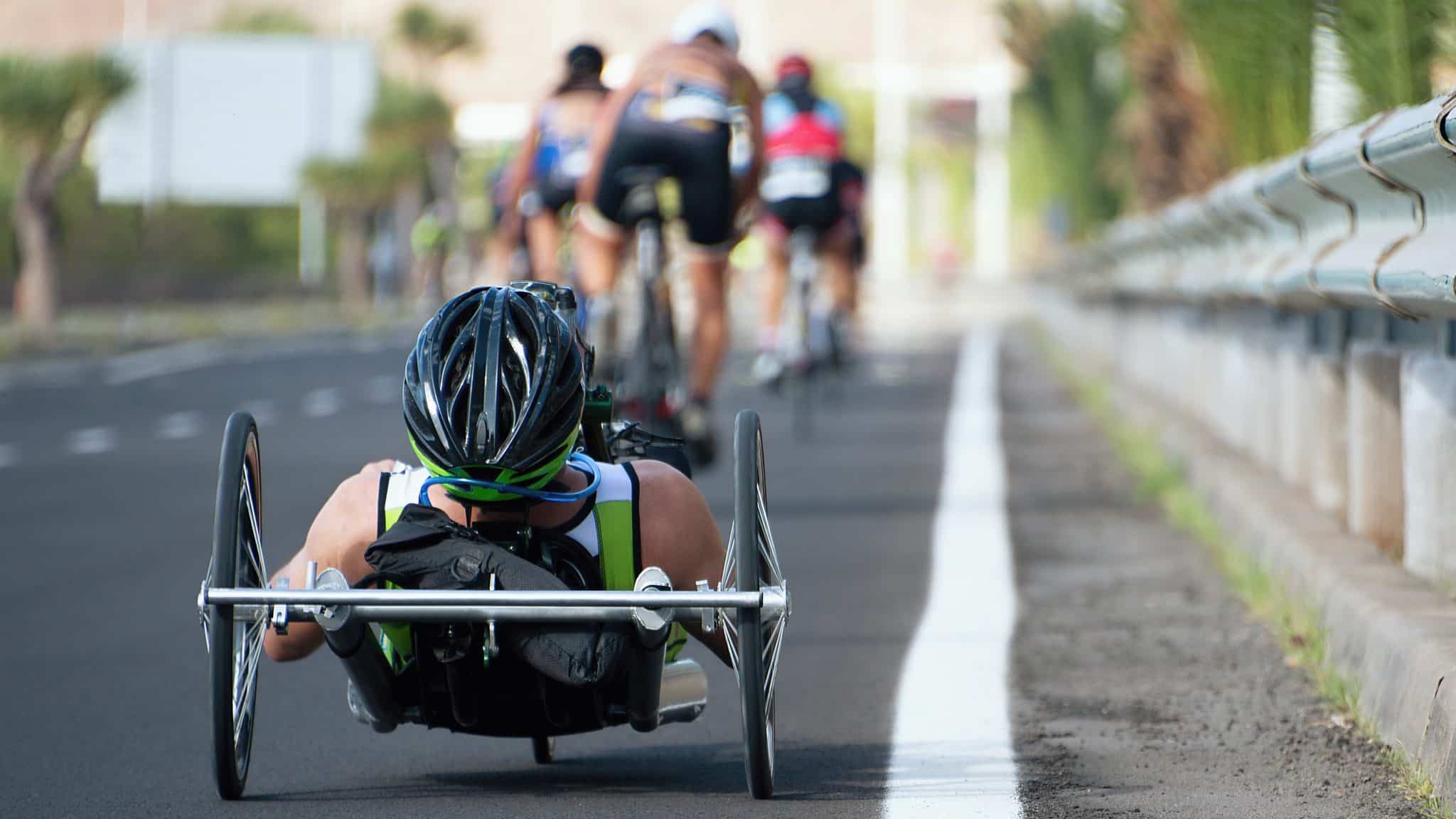 Triathlète paraplégique, il réalise les rêves sportifs des autres