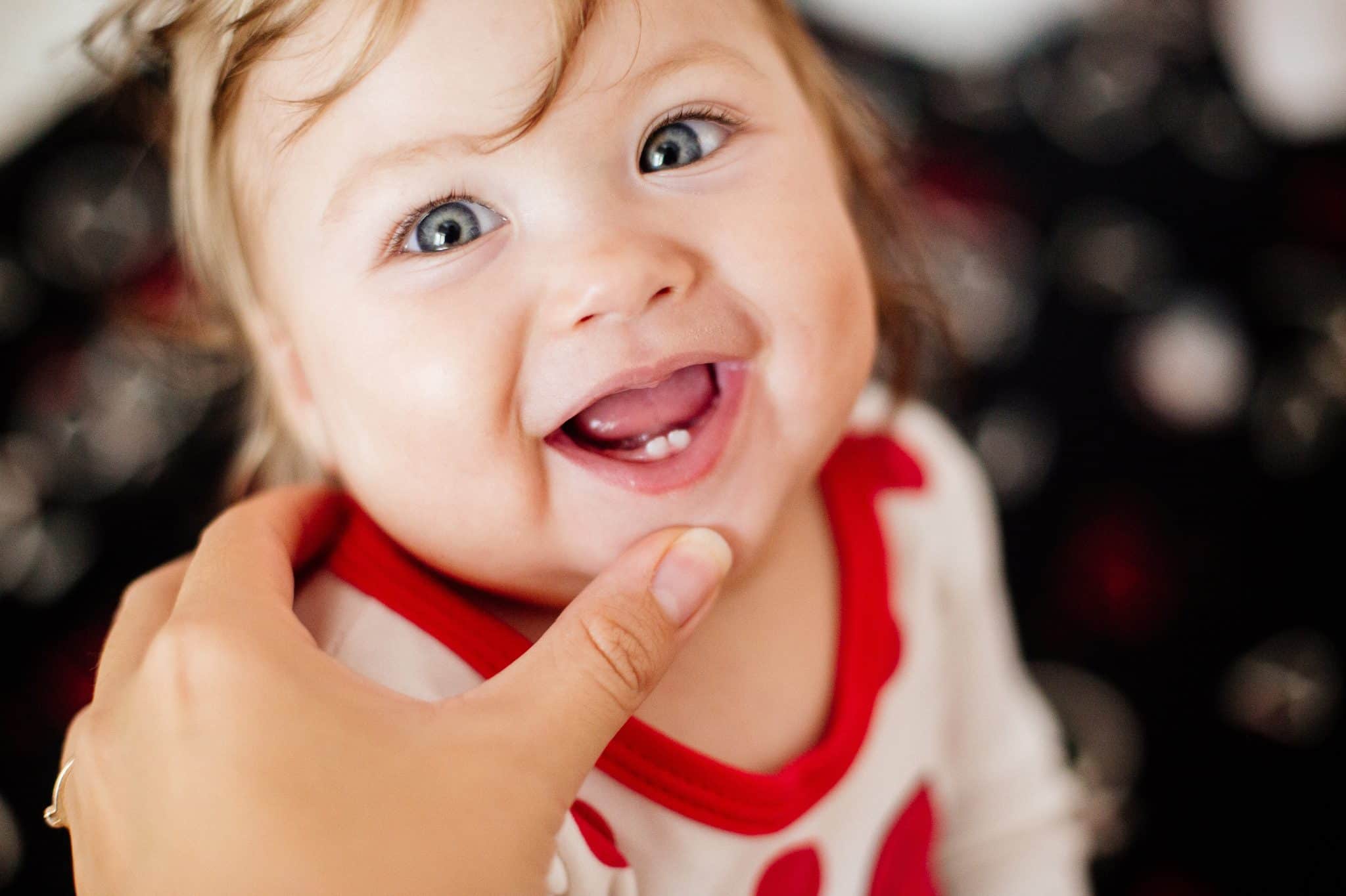 Collier pour soulager les dents de bébé : est-ce efficace ? - Dentiste pour  Enfants