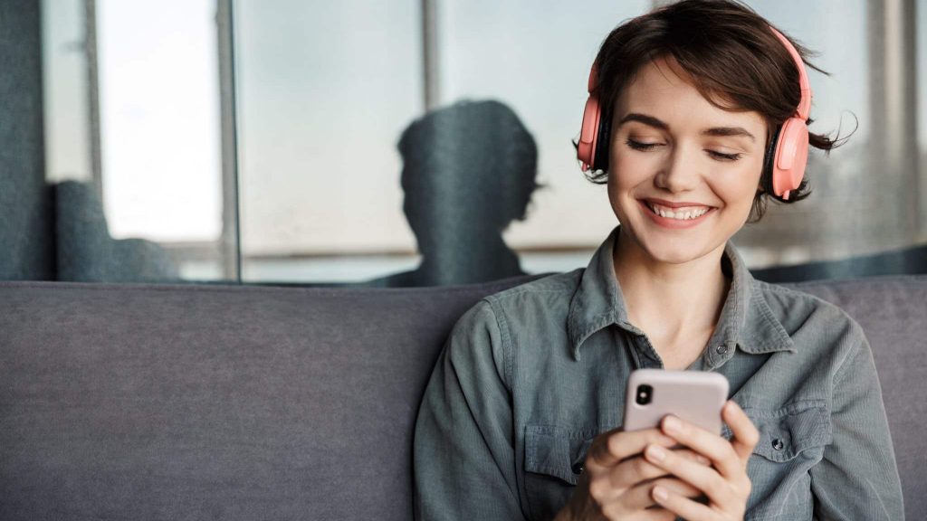 “Tempête mentale” : le podcast fiction avec Camille Lellouche