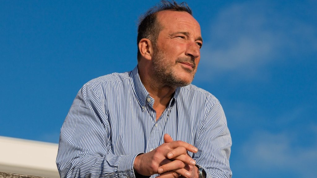 Gilles Paris : « Il n’existe pas d’ombre sans lumière, il suffit de la trouver »