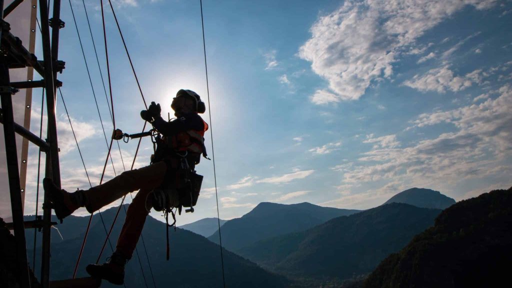 Une première formation de cordistes en milieu naturel en France