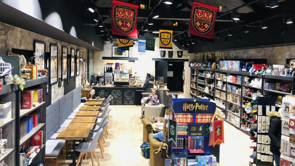 Une boutique Harry Potter avec coffee-shop immersif ouvre à Paris