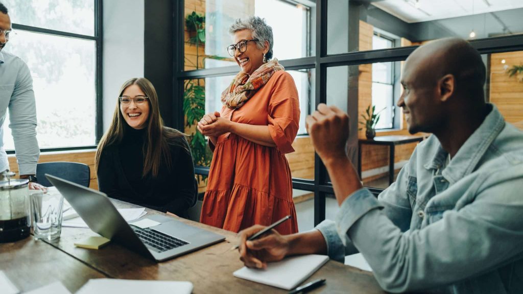 Comment faire évoluer sa carrière professionnelle après 50 ans ?