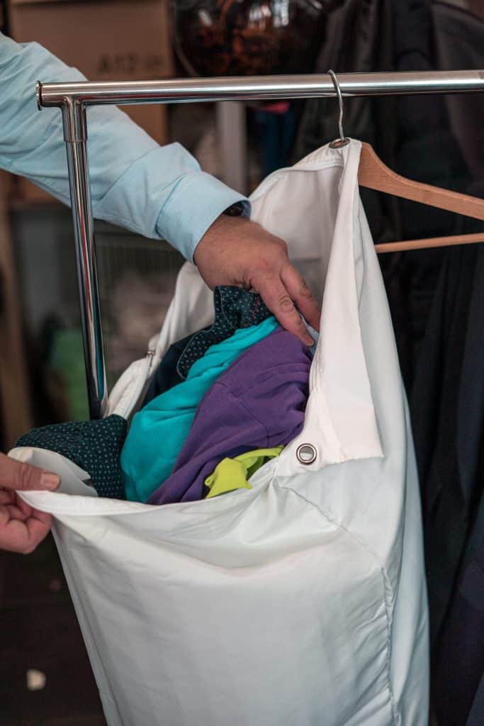 Lyon : Une Houssbag pour en finir avec le plastique dans les pressings