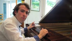 William Theviot pianiste autiste Aspergerest à son piano