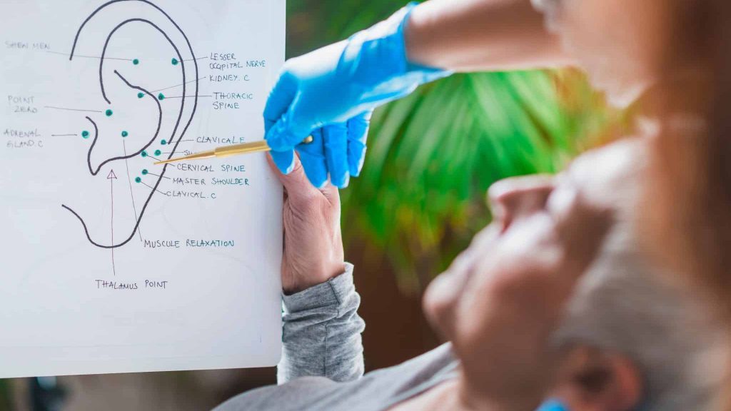 L’auriculothérapie : comment soulager grâce aux oreilles