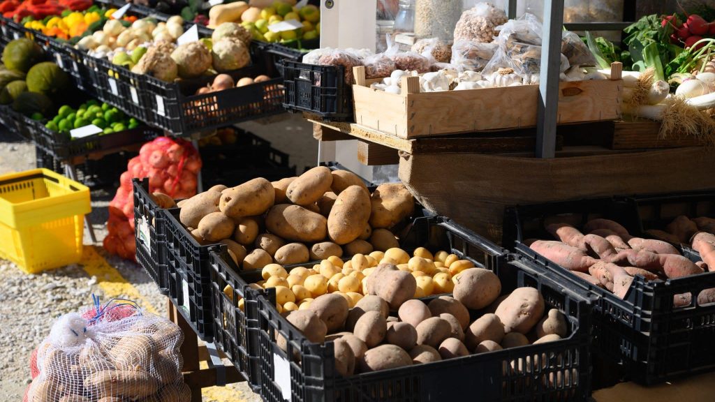 Bouge ton coq, la plateforme qui remet des services dans les villages