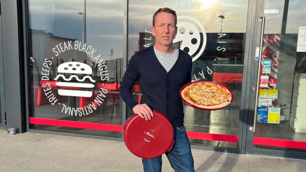 Bientôt des boîtes à pizza réutilisables pour la vente à emporter ?
