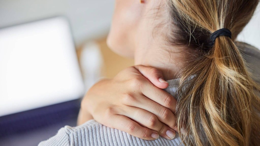 Un livre pour éviter les douleurs au bureau et en télétravail
