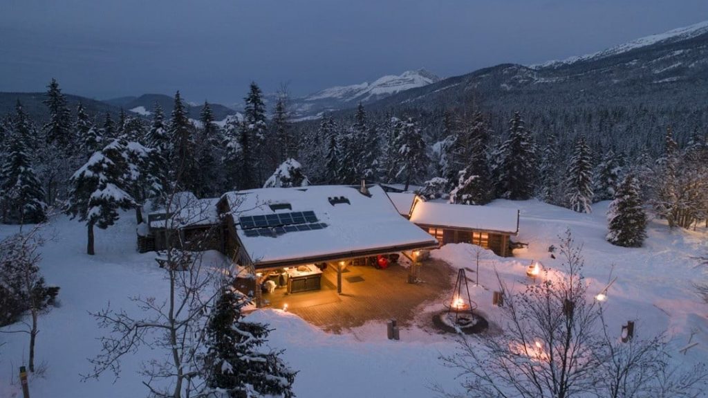 En Isère, cette auberge fonctionne sans eau ni électricité