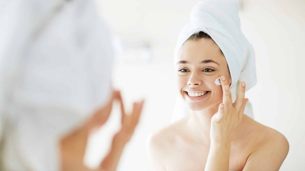 Quels sont les bons gestes pour prendre soin de sa peau ?