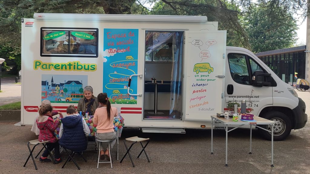 Parentibus : un lieu d’écoute pour les familles sur les marchés