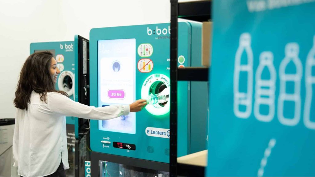 B:bot, une machine pour aider au recyclage des bouteilles en plastique