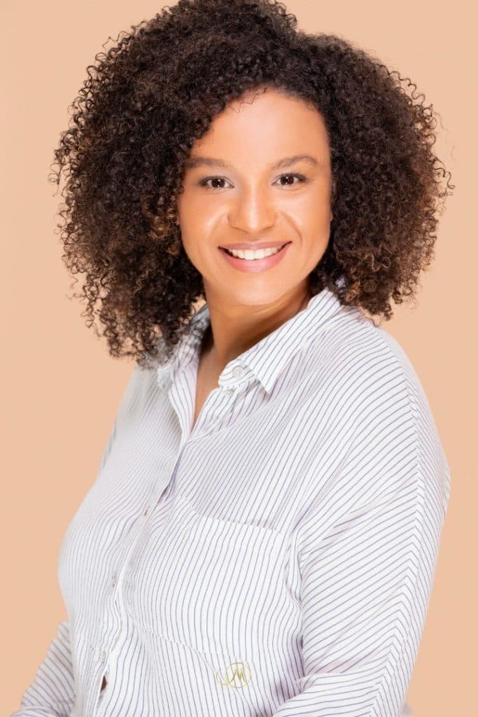 À Paris, Christelle Yomba est consultante périnatale