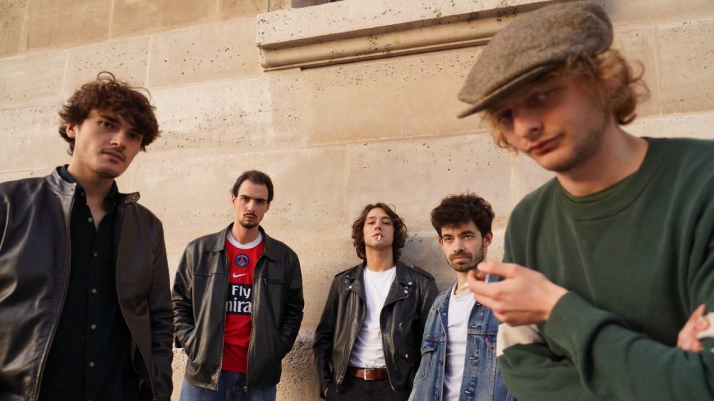 Musique : à Paris, le groupe 33 Dogs ravive le rock des années 70