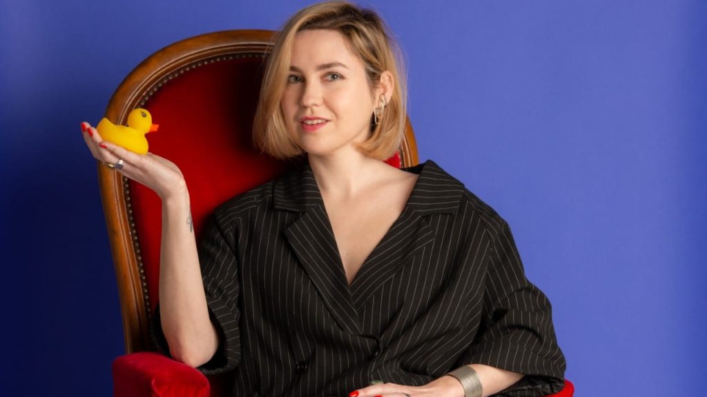 Livre : “Pécho canards”, la vie amoureuse de Chloé Thibaud décryptée