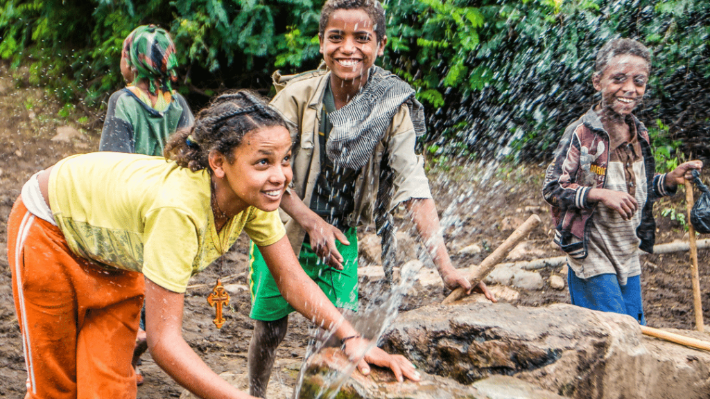 Cette ONG a fait de l’accès à l’eau pour les enfants son combat