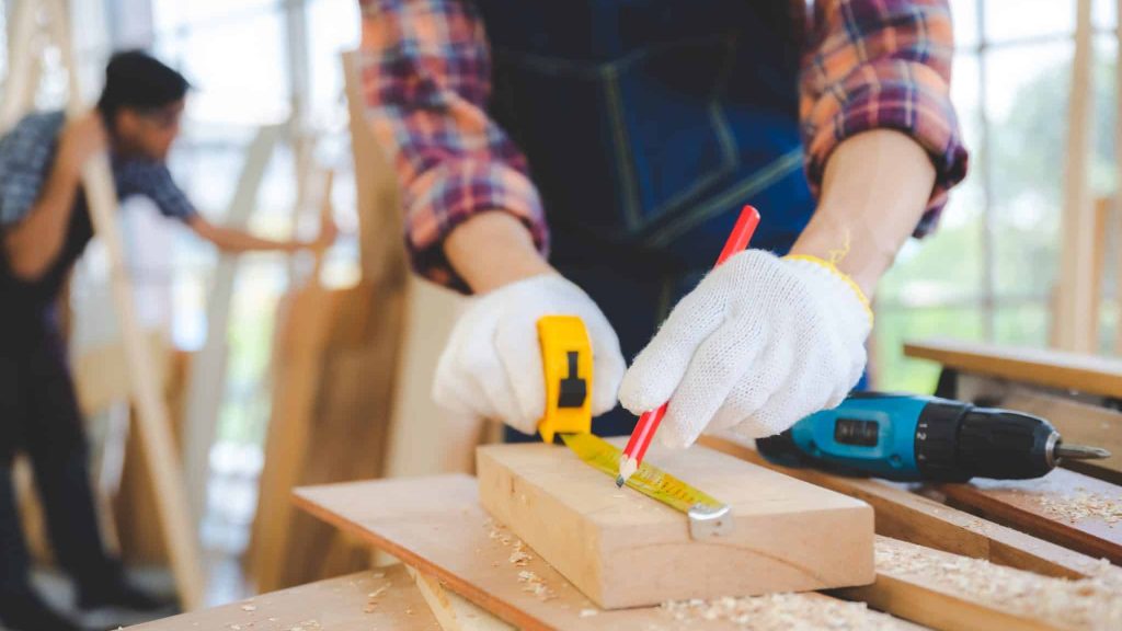 Avril en main : bricolage, cuisine, barbecue… Attention aux accidents