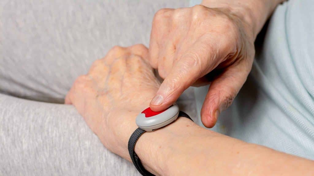 Téléassistance : permettre aux seniors le maintien à domicile