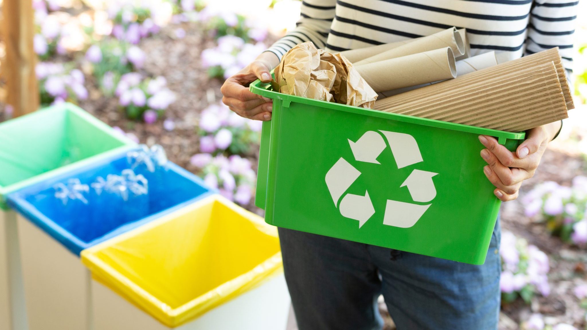 Recycler et trier les gobelets en carton en entreprise