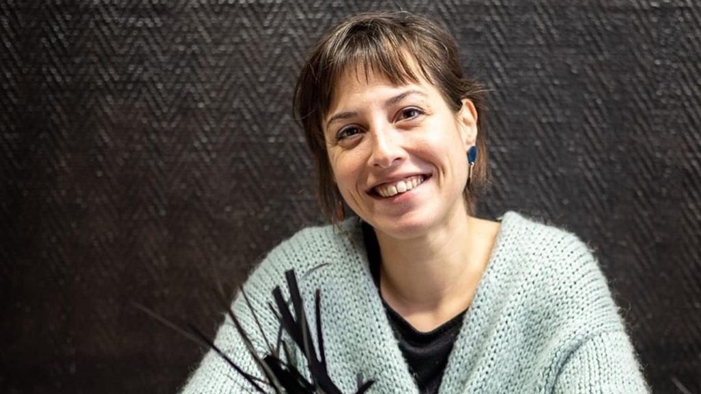 Charlotte Giaccobi, marqueteuse de paille dans l’Aveyron