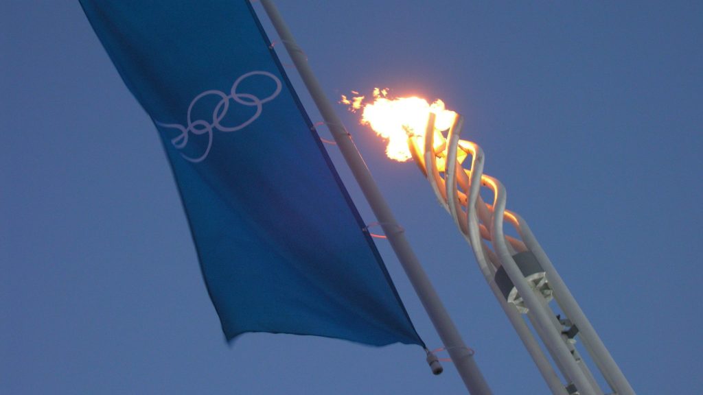 La flamme olympique de Béatrice Hess, ancienne championne paralympique