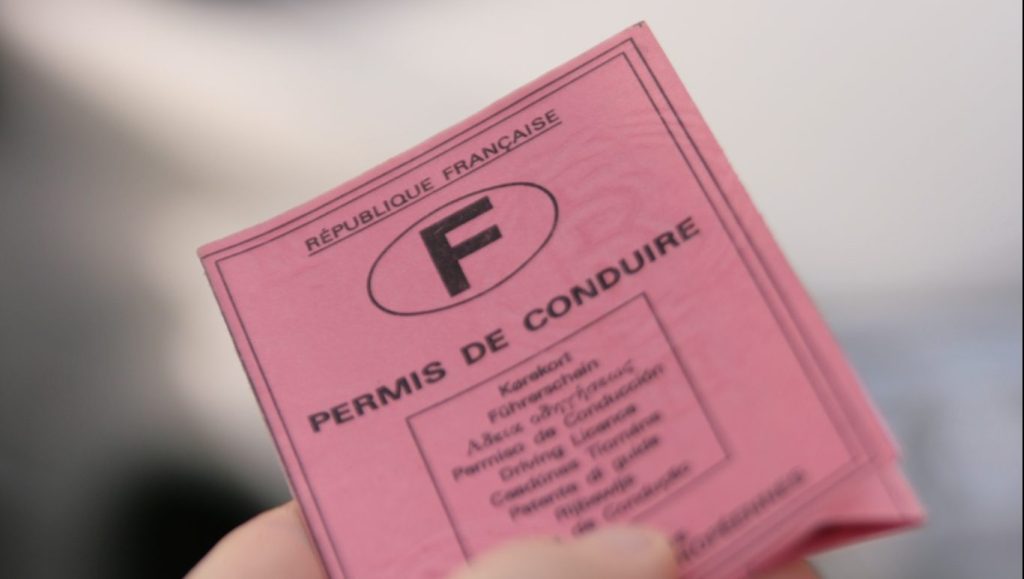 En 2024, le permis de conduire pourra se passer dès 17 ans