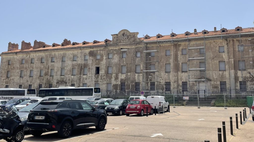 Corse : une ancienne caserne militaire reconvertie en lieu d’art