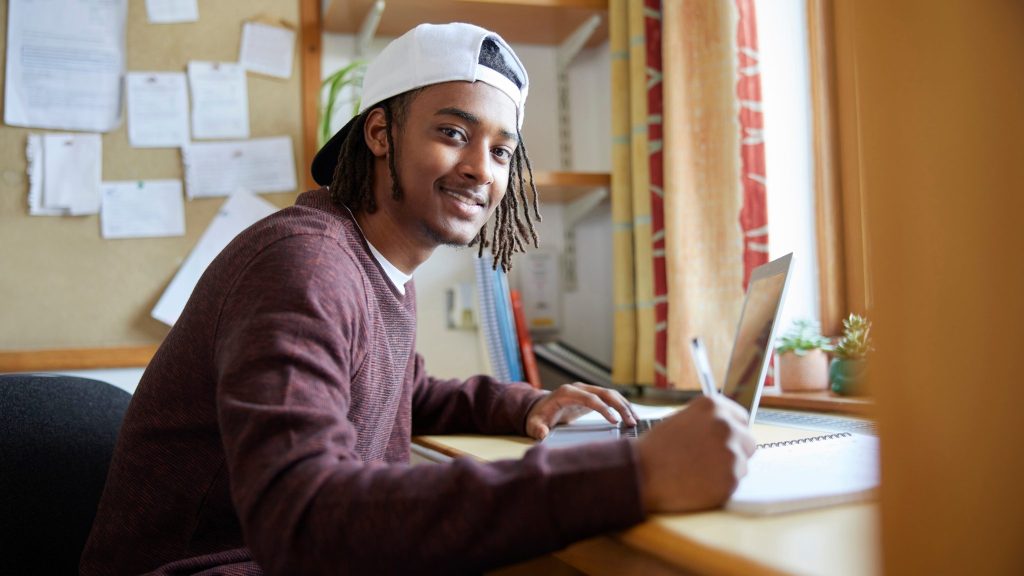 Logement : avez-vous pensé aux Foyers de jeunes travailleurs ?