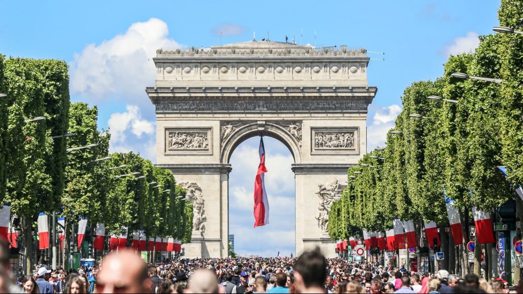 La plus grande dictée du monde va se tenir sur les Champs-Élysées
