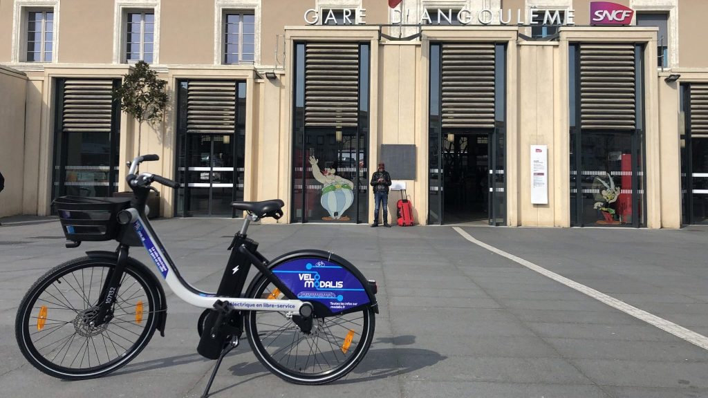 Fifteen lance le premier service de vélos en gare de France