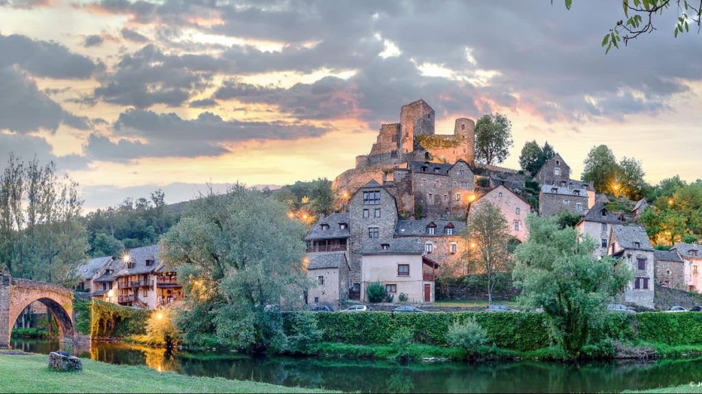 Aveyron : patrimoine et charme intemporel au château de Belcastel