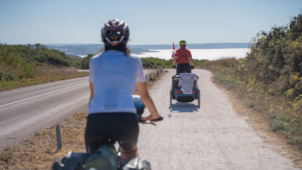 “À vélo en famille”, pour bien préparer son voyage et savourer