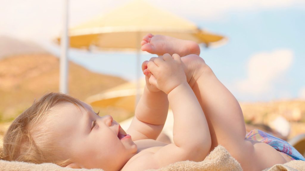 À quoi penser avant de partir en vacances avec bébé ?