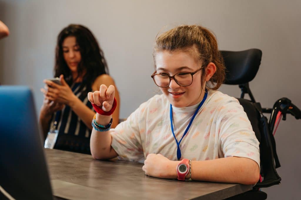 Handicap : Concevoir des aides techniques innovantes au Fabrikarium