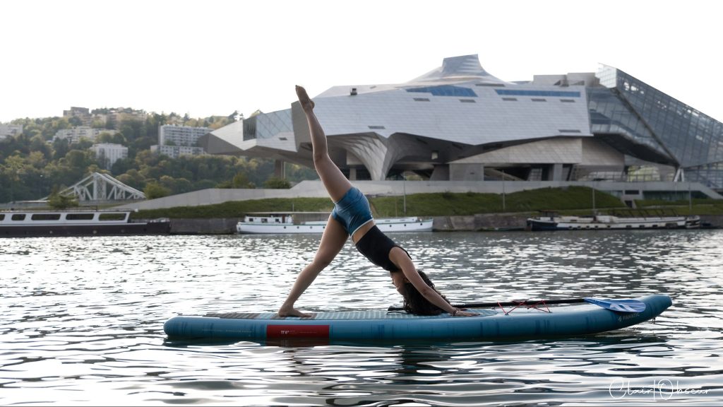 Lyon : se challenger lors d’un cours de yoga paddle