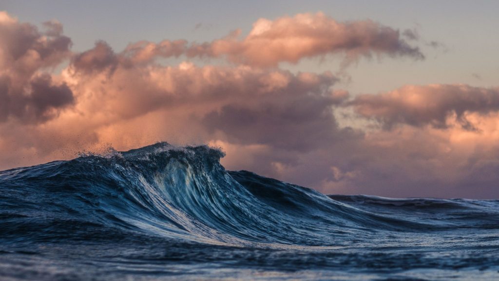 L’énergie des vagues transformée en électricité grâce à un bateau