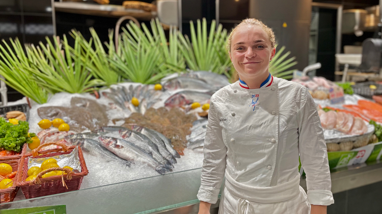 Sonia Bichet, Meilleur Ouvrier de France Poissonnier 2023 - Photo Air Zen Radio