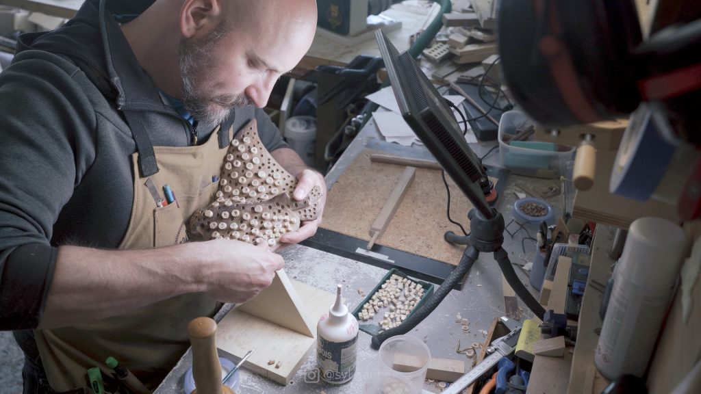 Sylvain Gautier, ébéniste, sculpte des animaux marins poétiques