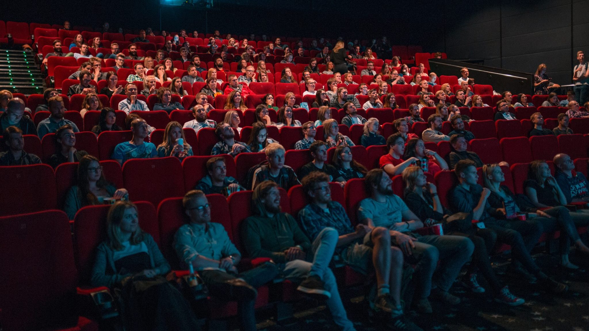 Une salle de cinéma.