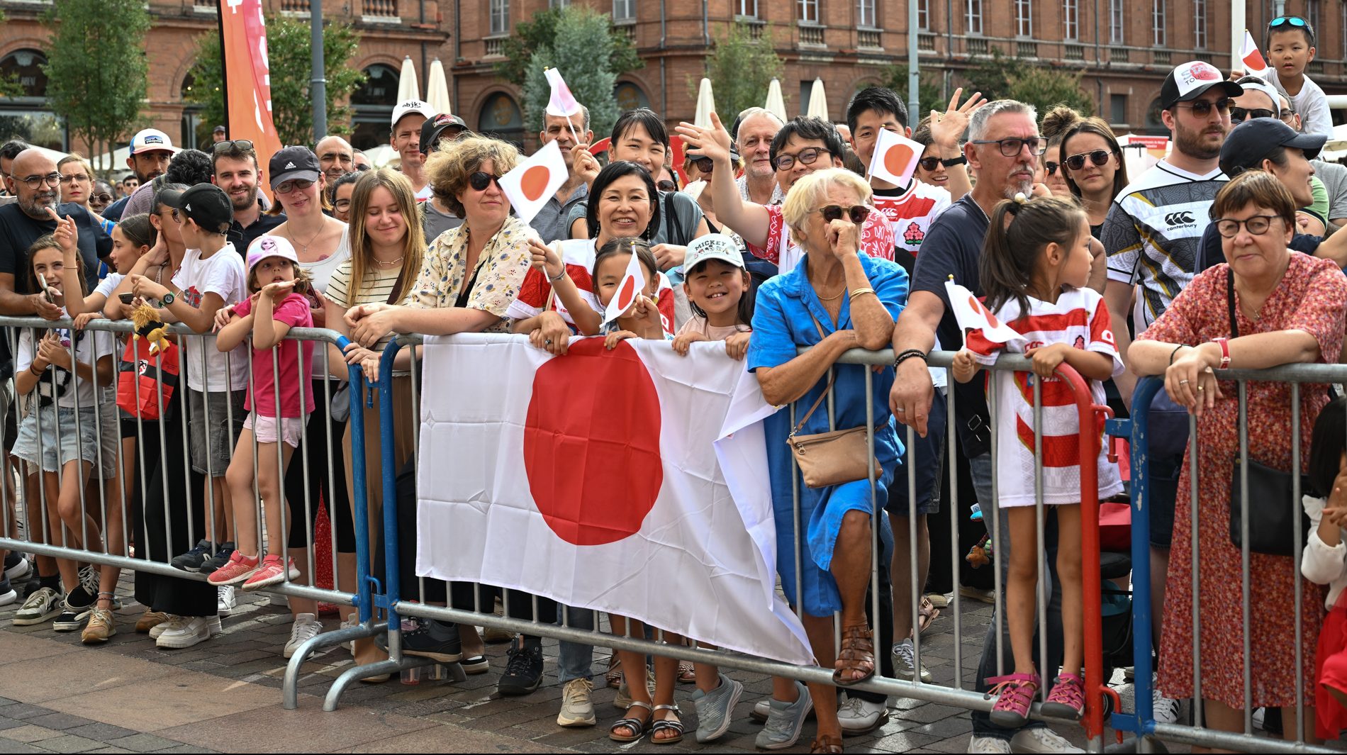 Les rugbymen japonais à Toulouse : les commerçants formés