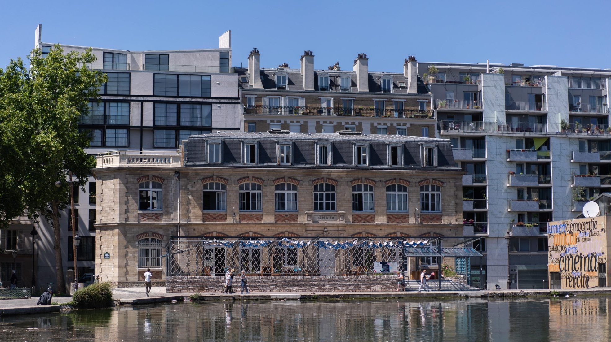 La Maison des Canaux le long du canal de l’Ourcq, Paris 19ème.
