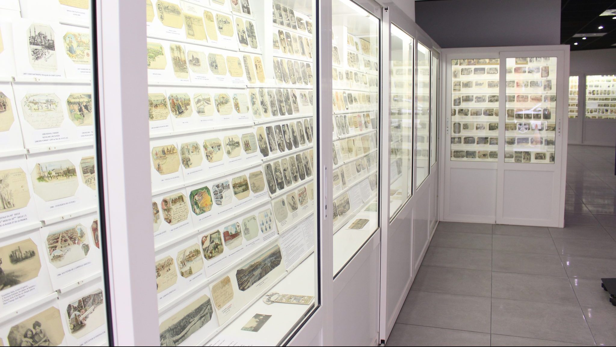 Christian a ouvert le Musée de la carte postale