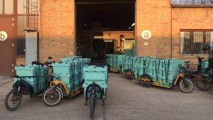 Récupérer les déchets alimentaires à vélo pour en faire du compost