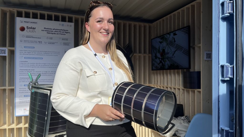 Innovation : des panneaux photovoltaïques souples fabriqués en France 