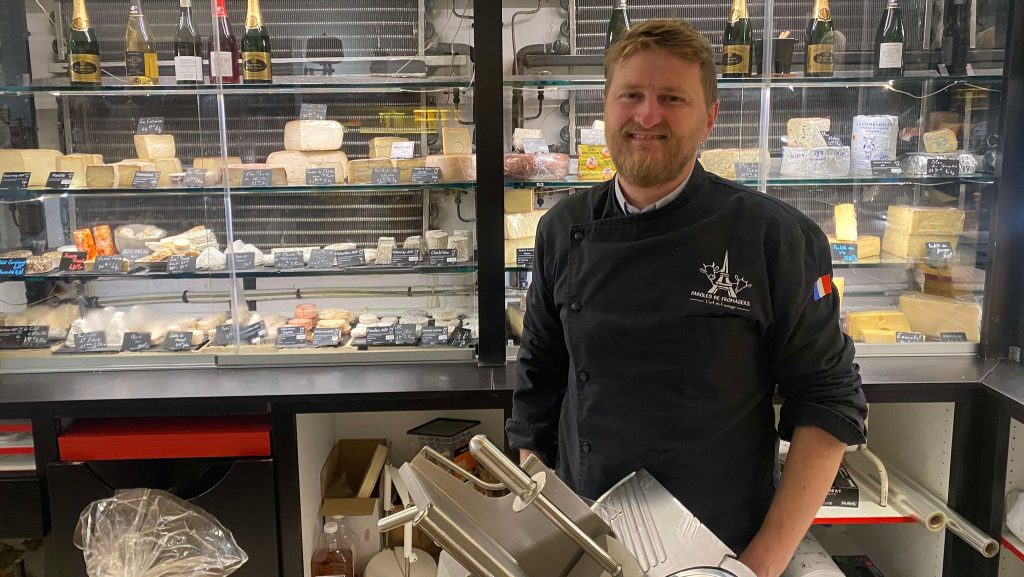 Paris : cette fromagerie propose de fabriquer son propre fromage 
