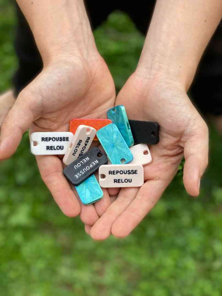 Le repousse relou, un sifflet pour lutter contre le harcèlement de rue 