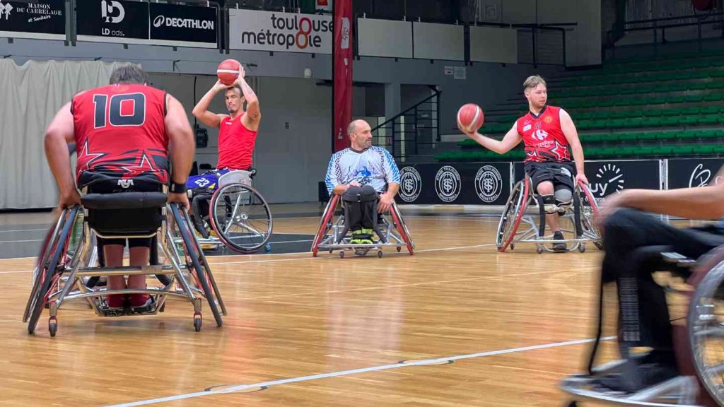 Toulouse : au cœur d’un entraînement de basket fauteuil