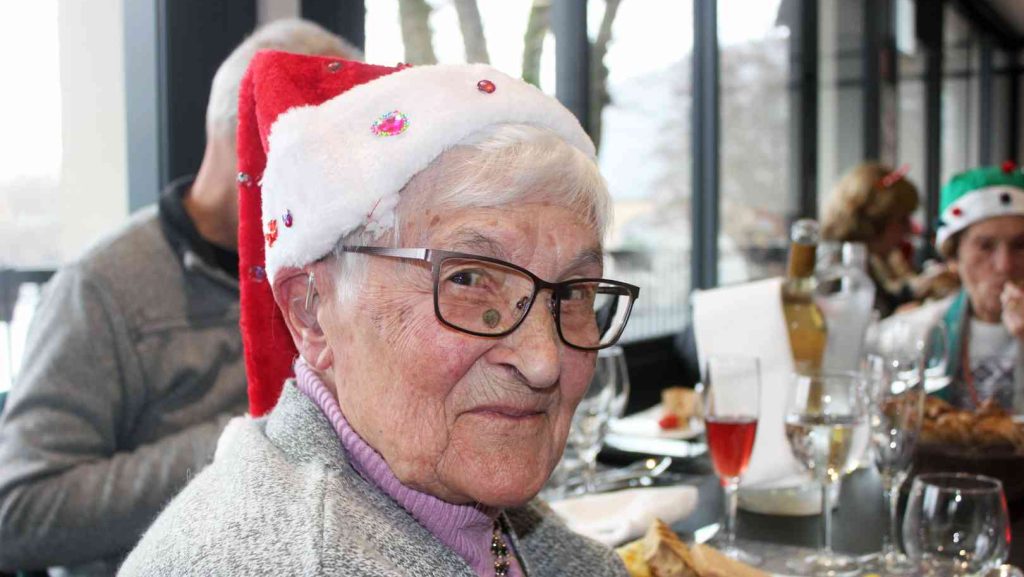 Noël solidaire : les Petits Frères des Pauvres auprès des aînés isolés